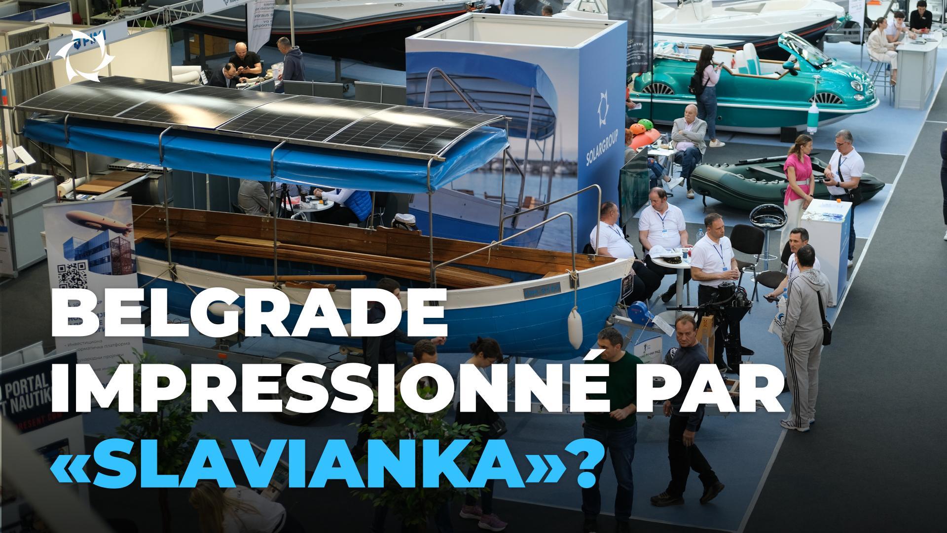 Le bateau solaire avec un moteur de type "Slavianka" aux yeux des participants de l'exposition Nautica